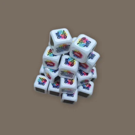 שעון דיגיטלי מחליף צבעים ממותג בעיצוב אישי